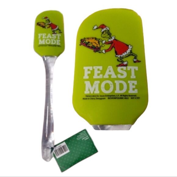 The Grinch Christmas Themed Ceramic Mug And Silicone Spatula Lot NWT - Picture 4 of 8